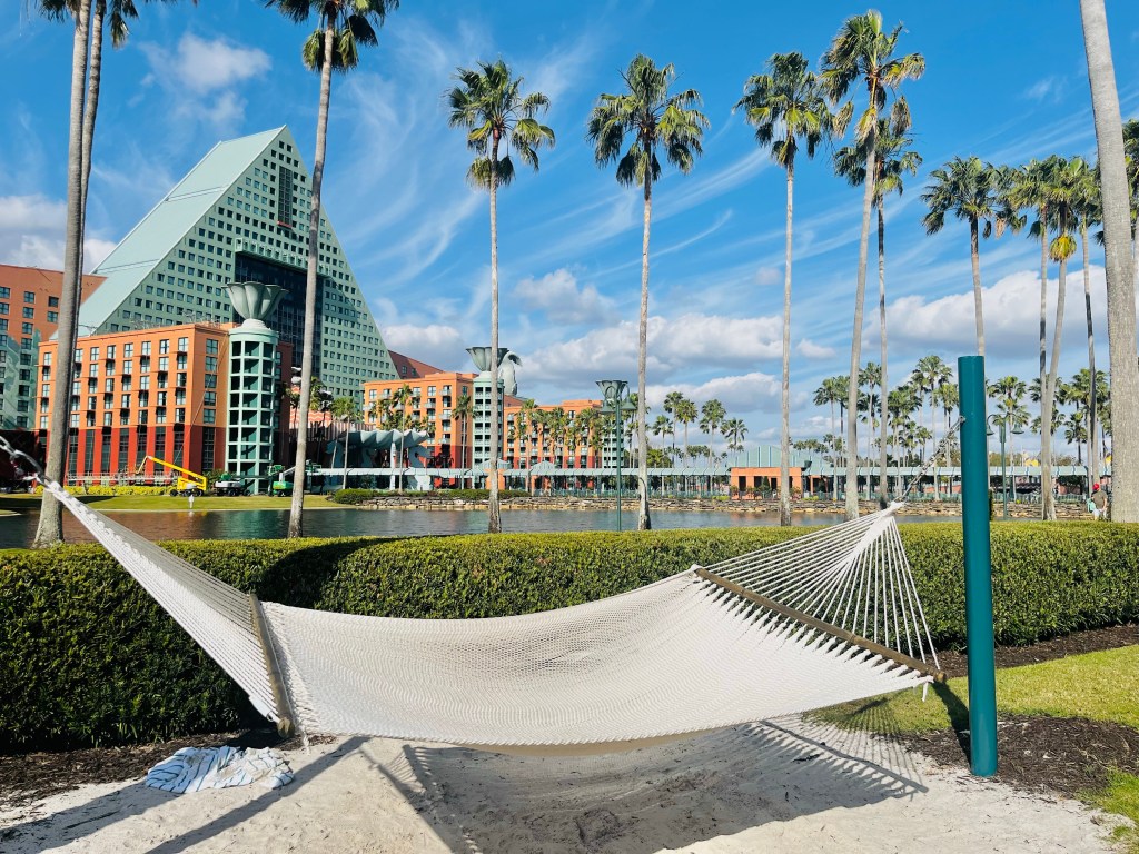 Walt Disney World Swan vs&nbsp;Dolphin