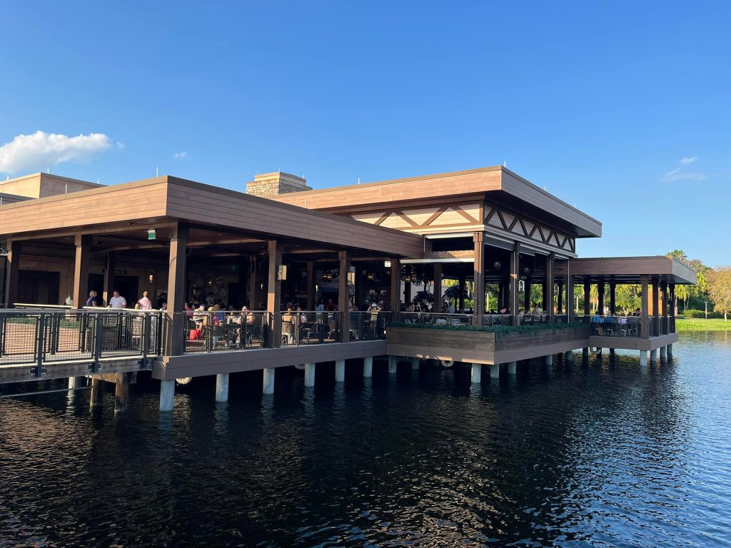 Three Bridge Lounge at Disney's Coronado Resort